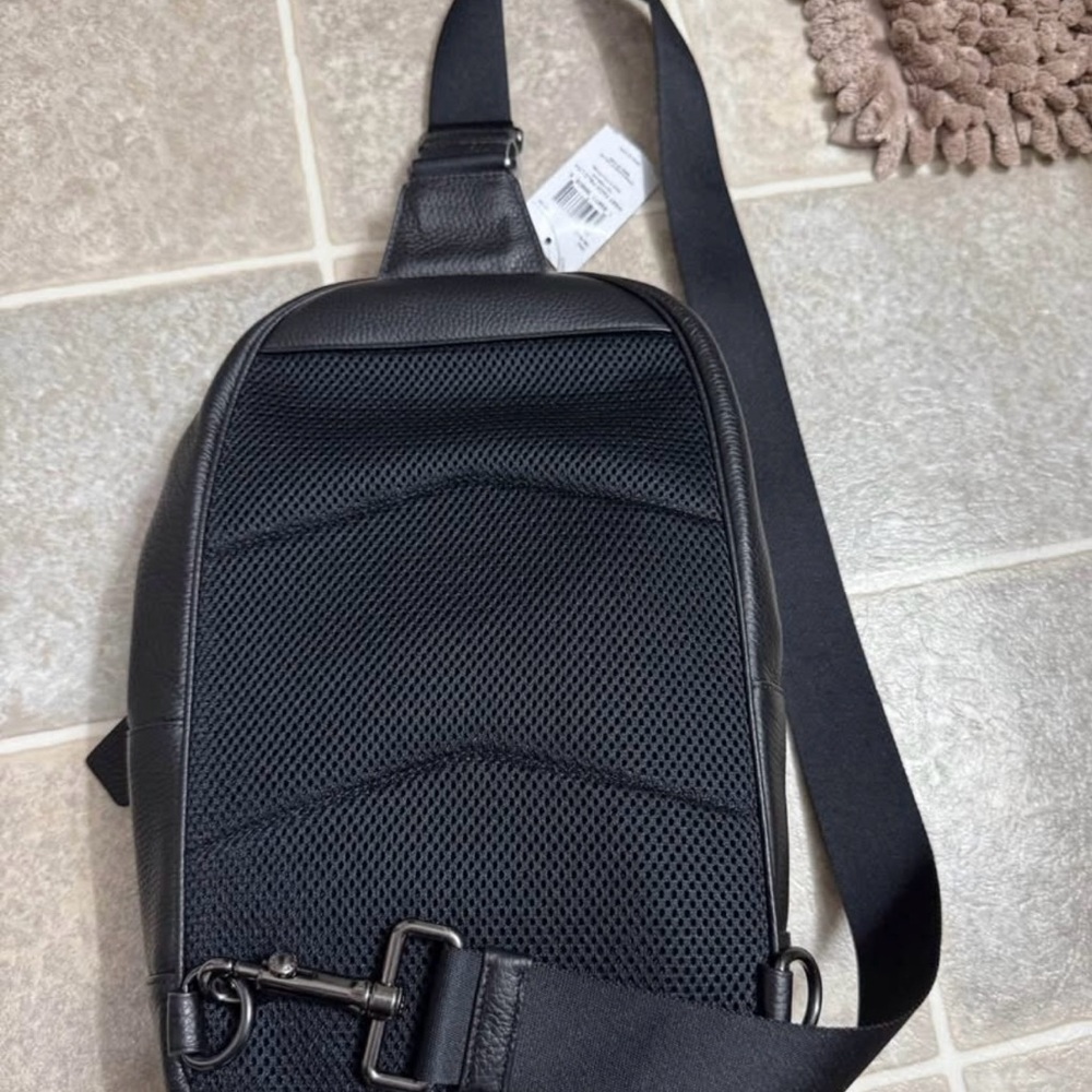 Coach purse - Picture 2 of 4